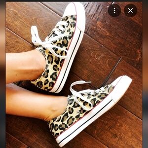Ladies' Leopard Print Low-Top Canvas Sneakers - Tan Sz. 7